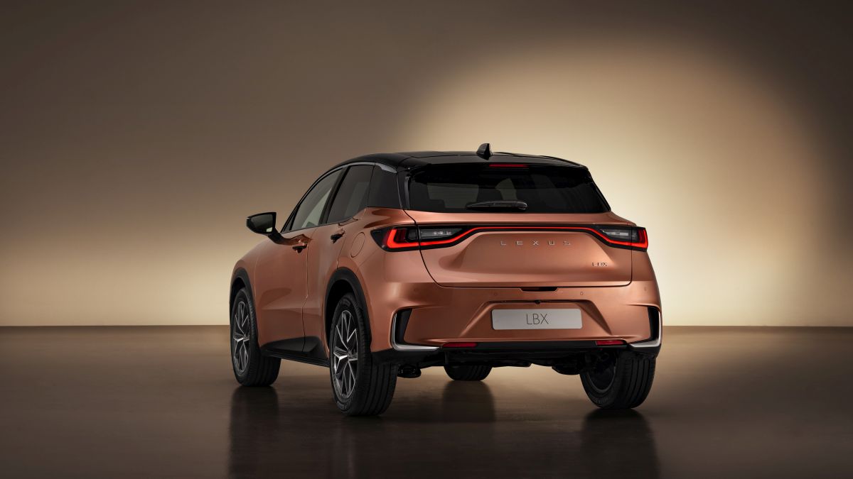 Lexus LBX arriere