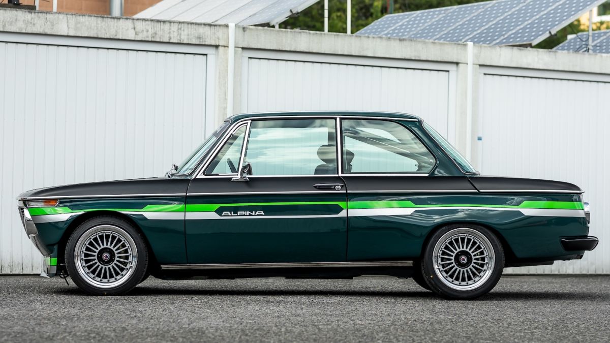 BMW 2002 profil