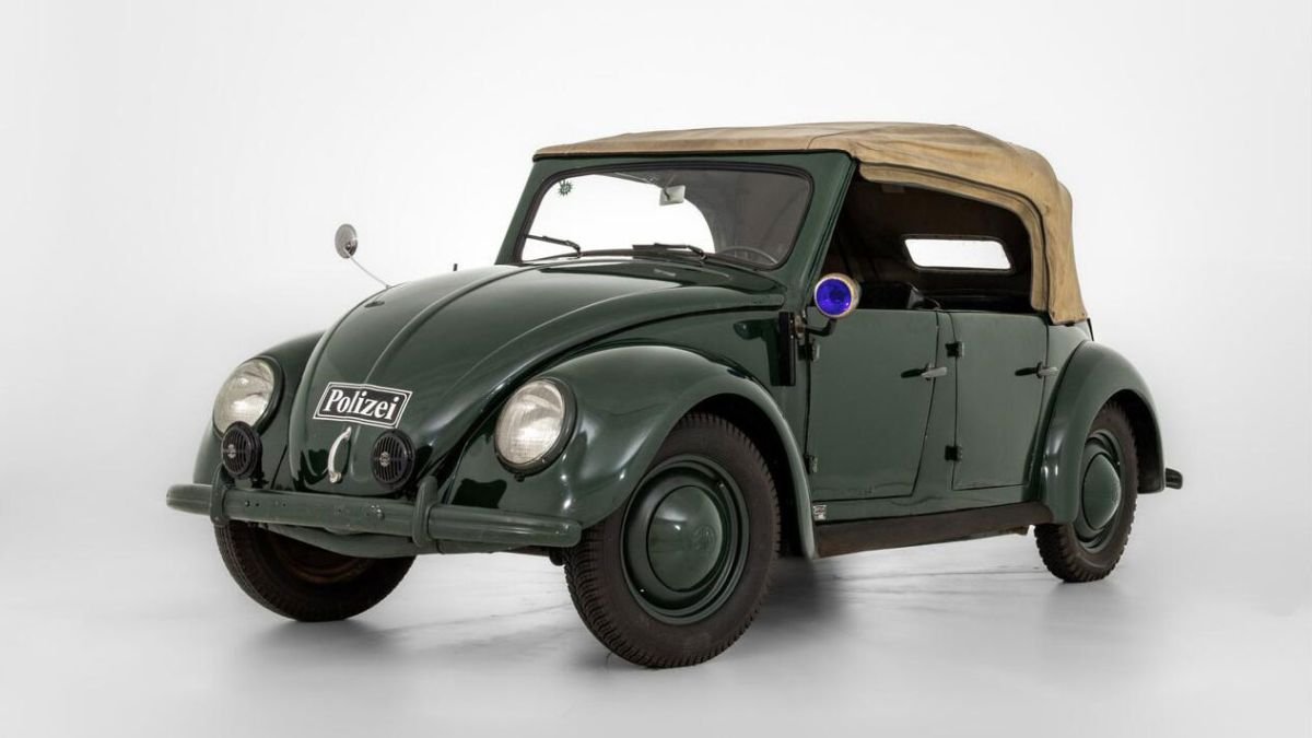 1/18 : Une splendide Volkswagen Coccinelle en version camping-car