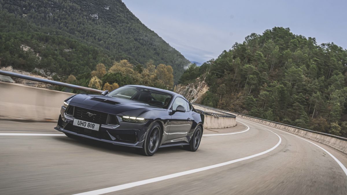 Mustang Dark Horse