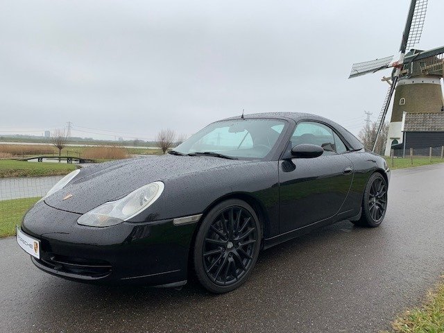 Porsche 911 Carrera Cabriolet 1998