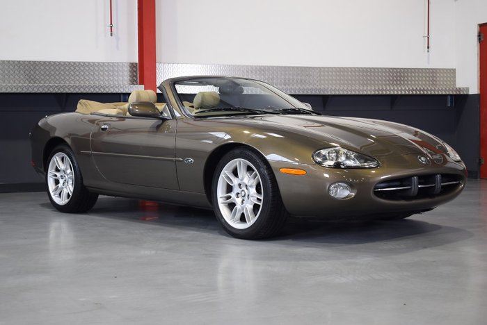 Jaguar XK8 4.0L V8 - NO RESERVE 2001