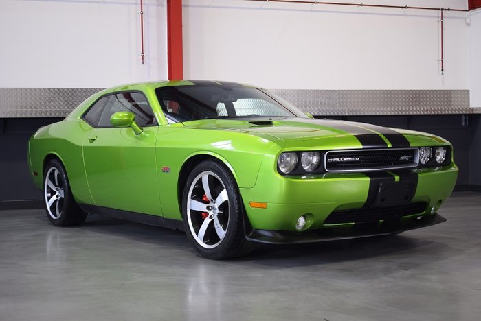 Dodge Challenger SRT8 392 V8 HEMI Coupe - NO RESERVE 2011