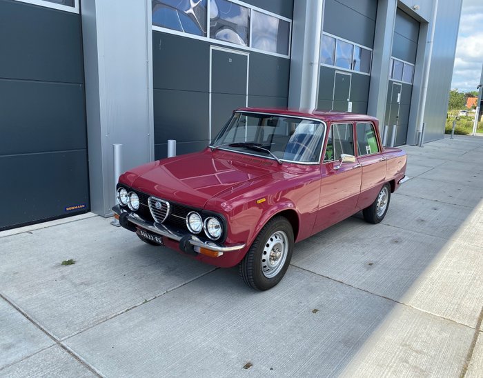Alfa Romeo Giulia Nuova Super 1300 1975