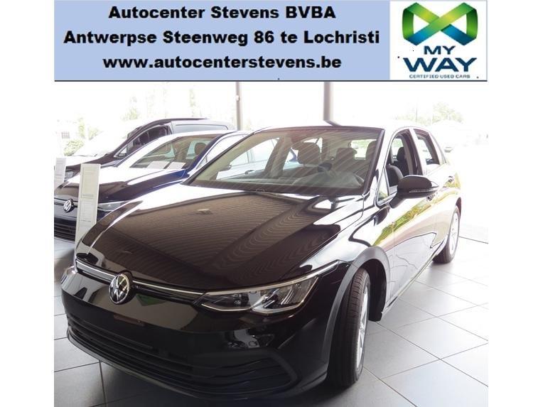 Volkswagen Golf VIII 1.0 eTSI Life OPF DSG