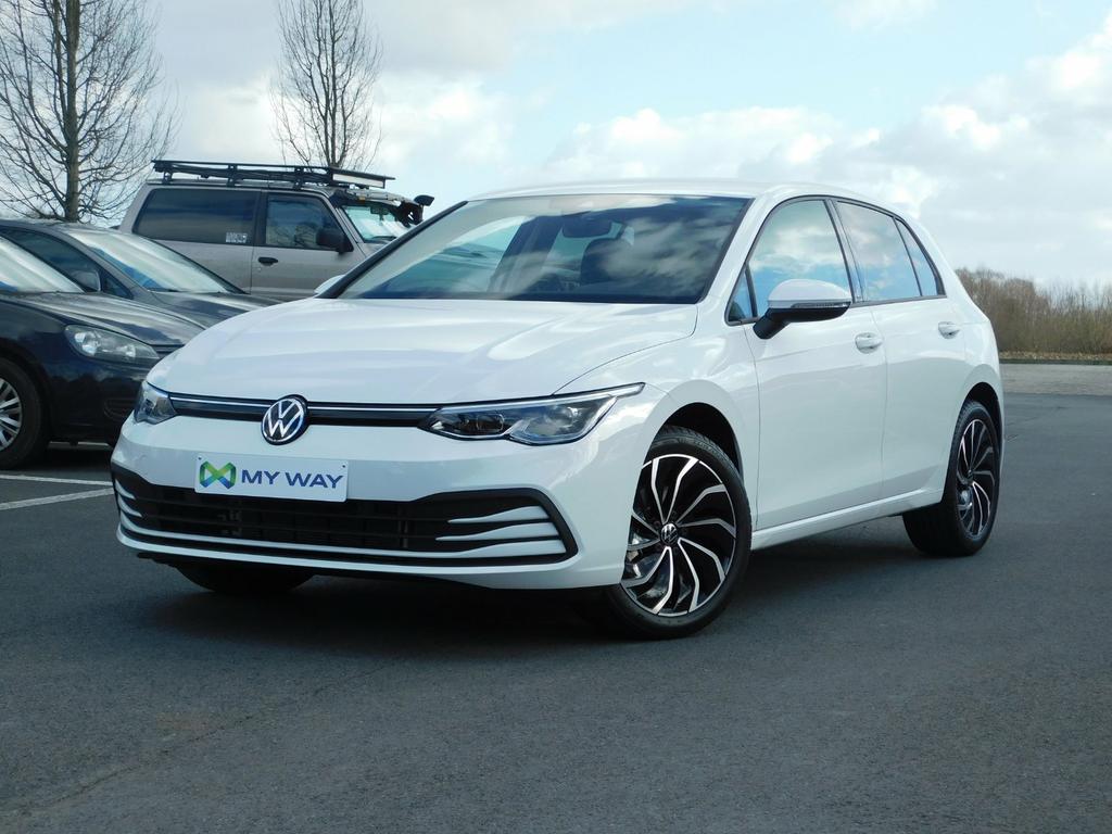 Volkswagen Golf VIII 1.0 eTSI Life OPF DSG