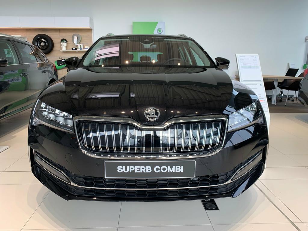 Skoda Superb Combi Ambition 1,4 TSI iV 160 kW 6-speed automat.