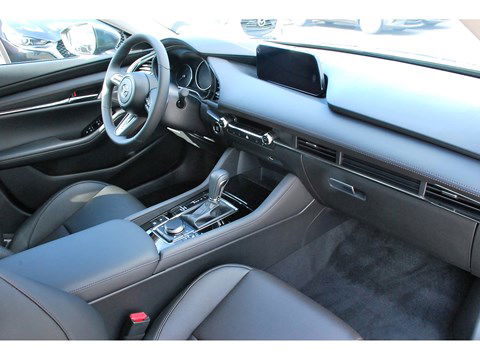 Mazda 3 SEDAN SKYCRUISE 2.0 SKYACTIV-G 122 PK AUTOMAAT NIEUW!!!!