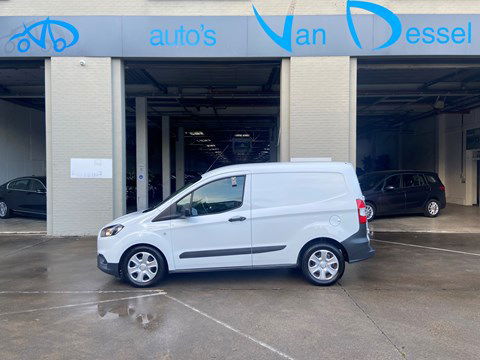 Ford Transit Courier 1.5 TDCi Trend EURO6 Navi PDC *€ 7.990 NETTO*
