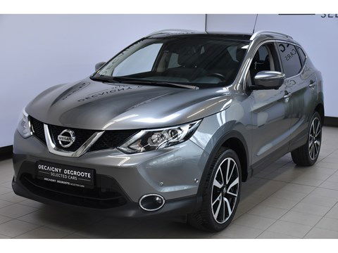 Nissan Qashqai 1.2B 2WD * LEDER * PANO DAK *