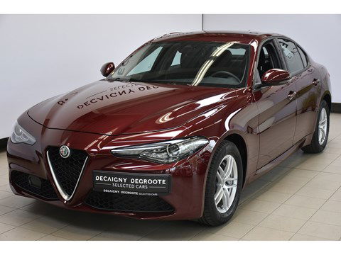 Alfa Romeo Giulia 2.0 Turbo Base * AUTOMAAT * PARKEERSENSOREN *