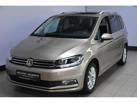 Volkswagen Touran 1.4 150PK HIGHLINE * AUTOMAAT * 7PL * TREKHAAK