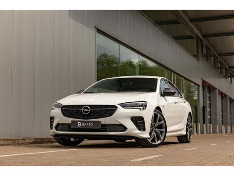 Opel Insignia 2.0T Benz. 230pk AT9!!/GSi 4x4