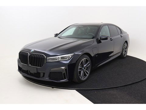 BMW 745 M-Pack Steptronic 3.0 Straight six in line with plug-in Hybrid