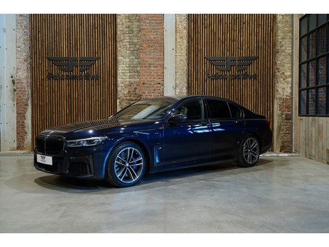 BMW 745 e*PLUG-INHYBRID*M-SPORT*FULL*BIV: € 50,38*NEW*