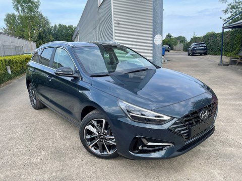 Hyundai i30 New T-GDi DCT 48v Sky Sensation