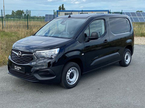 Opel Combo 1.5 D Edition 19413 € excl btw 3 zetels Multimedia,DAB,Flex cargo,Houten vloer ,direct leverbaar