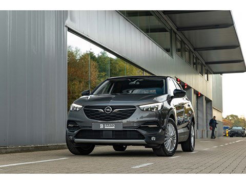 Opel Grandland X 1.2Benz. 130pk/Volledig Leder/Elektr. Koffer/Camera/Dodehoeksens./Auto. Inparkeren/..
