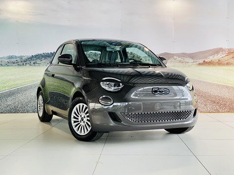 Fiat 500e Action