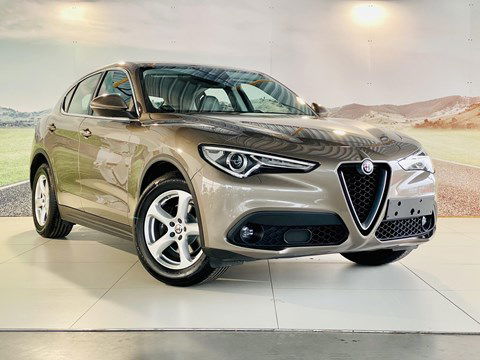 Alfa Romeo Stelvio Super
