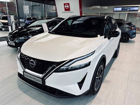 Nissan Qashqai MY22 Mild Hybrid 140 Tekna + Design Pack + Cold Pack