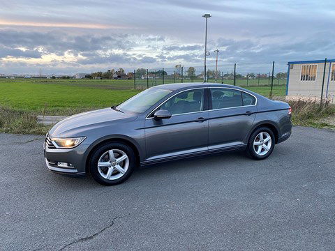Volkswagen Passat Comfortline slechts 55 000 Km 1.4 tsi Navi,Sensoren,Cruise controle,Key les,auto airco