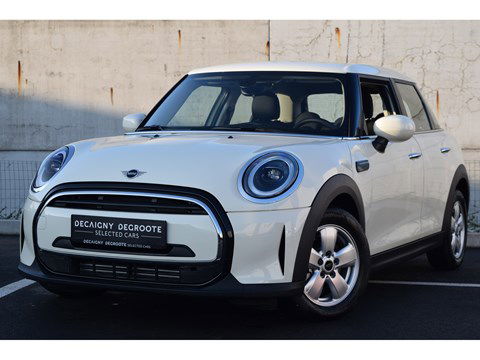 MINI Cooper 5D 1.5 136pk +Navigatie+Sensoren+Electr Airco