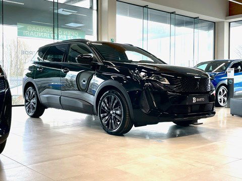 Peugeot 5008 GT PACK - HDI 130PK AT - Leder - Focal - Black Pack - Onm. Beschikbaar