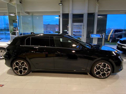 Opel Astra Hybride , GS-line,Ultimate ,Glazen open dak,360 camera,Pure panel Pro,Winterpack,Intel,Head up