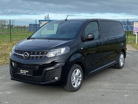 Opel Vivaro L2 2.0 AUTOMAAT 31890 € excl.btw ,Xenon,Navi,3 zetels,Camera,Cruise controle,Laadruimte bescherming