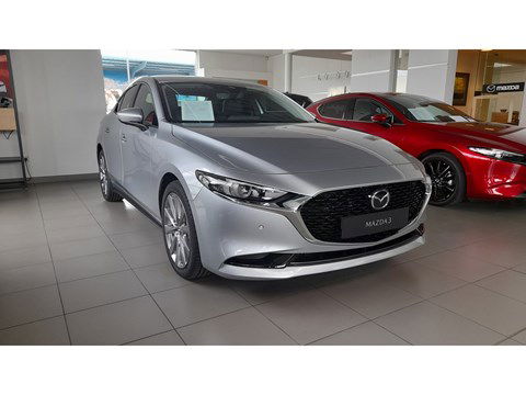 Mazda 3 4DR Sedan 2.0L e-Skyactiv G 122 hp 6AT SKYCRUISE + Alu drempelbeschermers met M 3 logo