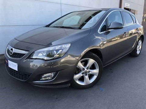 Opel Astra 2.0 CDTi Cosmo DPF