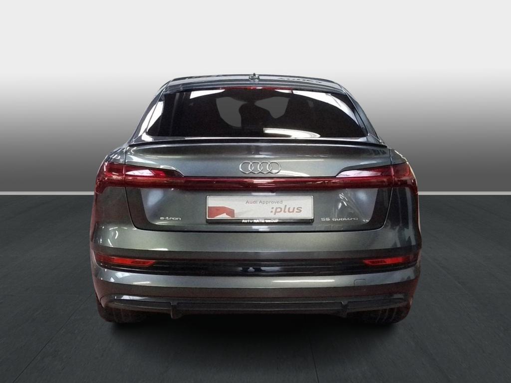 Logo e-tron Audi noir brillant pour Audi E-tron 55