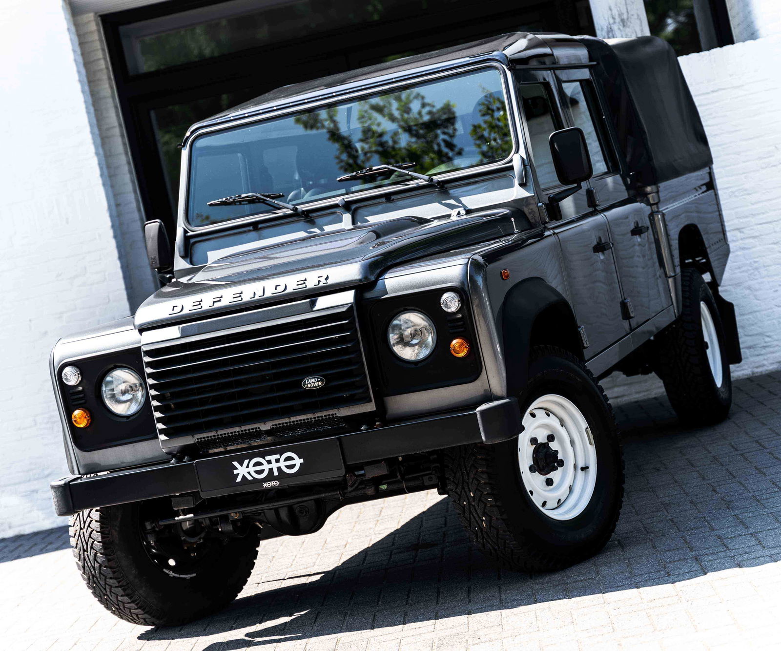 Land Rover Defender TD4 130 CREW CAB ***LIKE NEW / VAT REFUNDABLE***