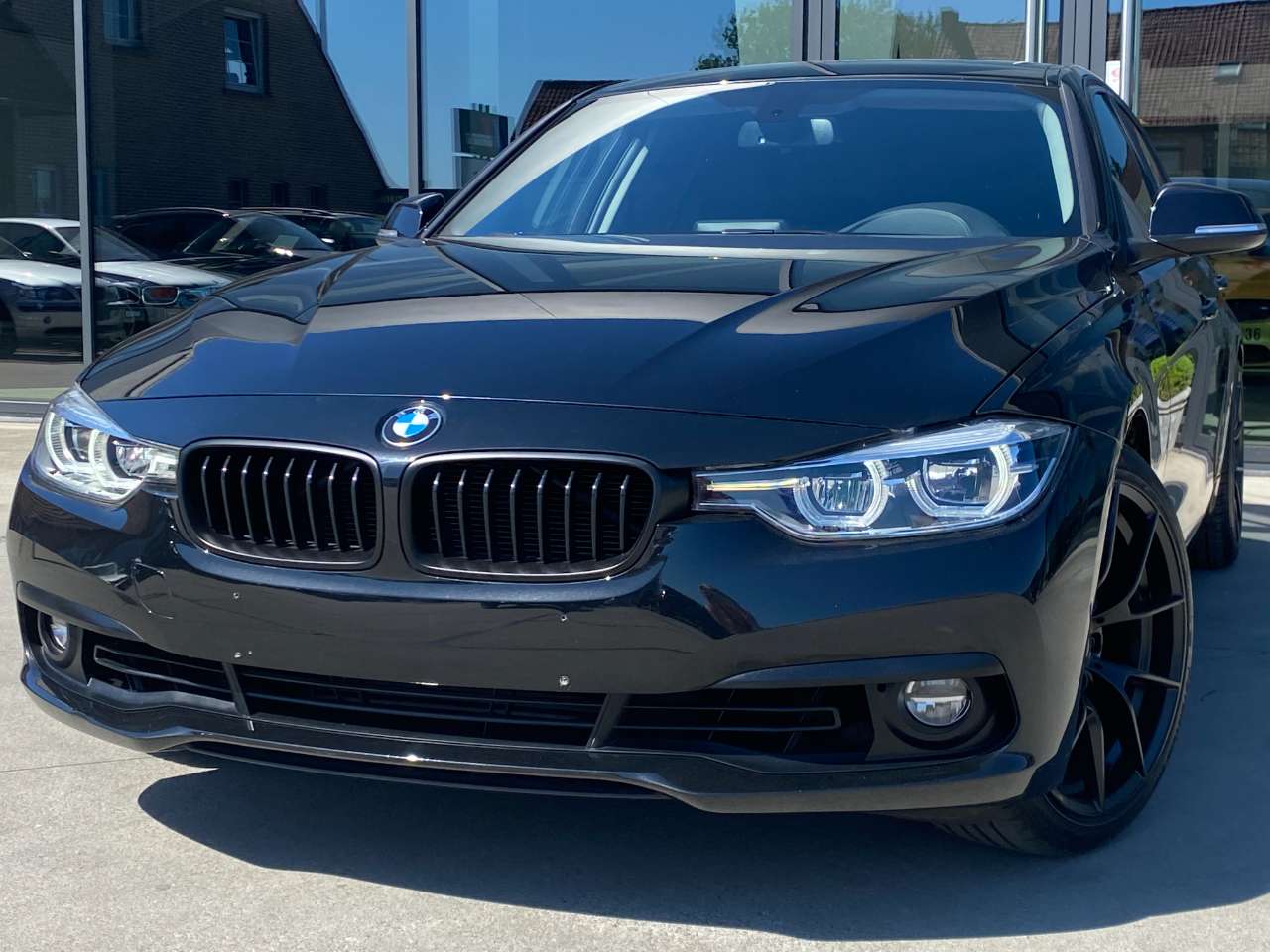BMW 318 iA Sportline/ Navi/ LED/ Leder/ PDC/ Getinte ruit