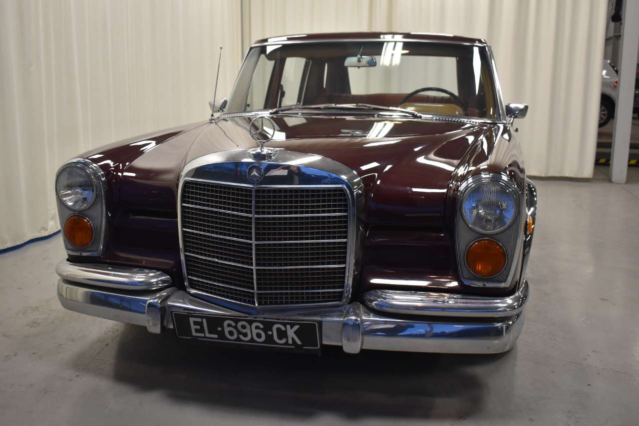 Mercedes 600