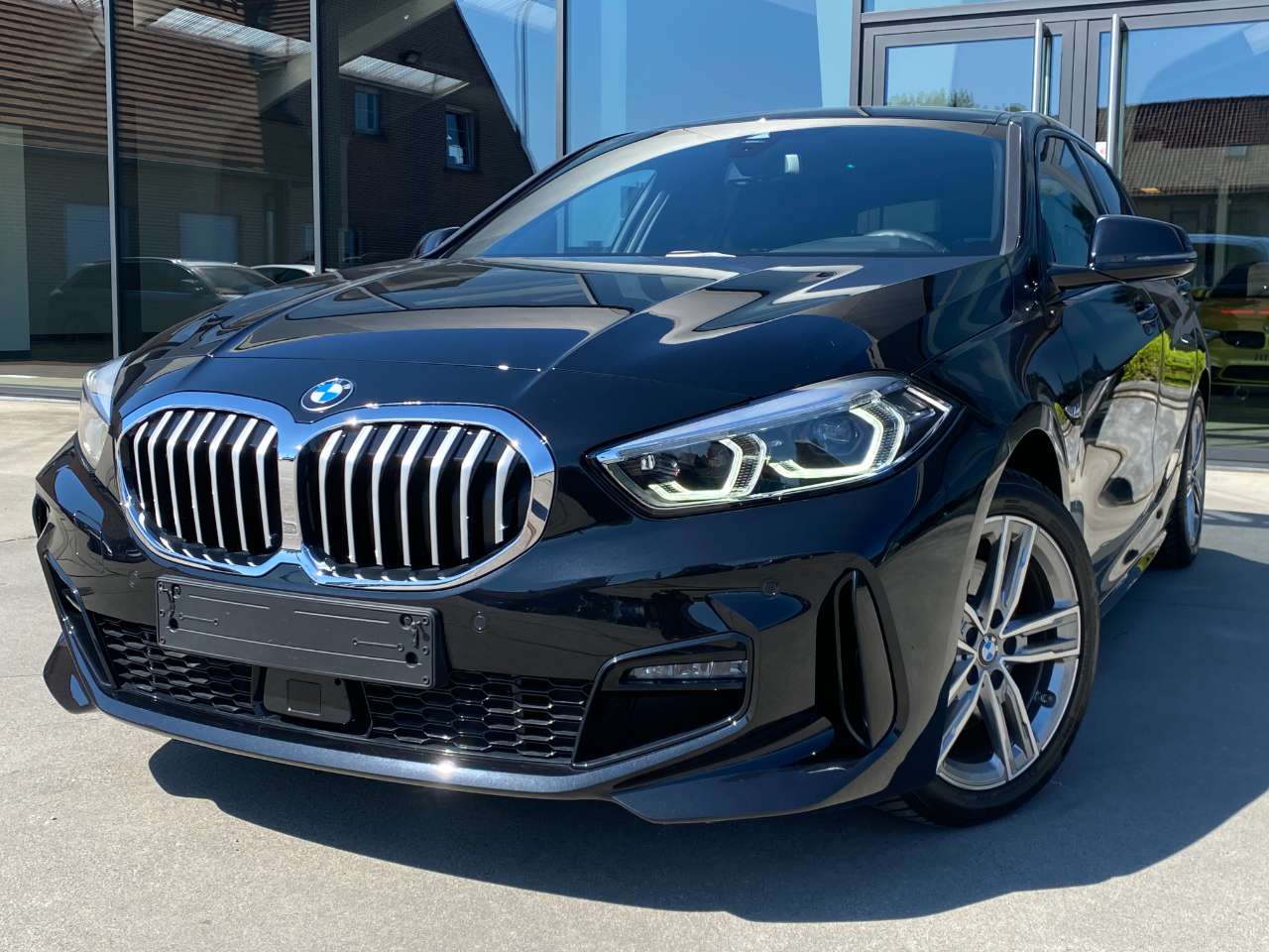 BMW 118 iA M-Pack/ PDC/ Adaptief LED/ BMW Live pro/ Alu 17