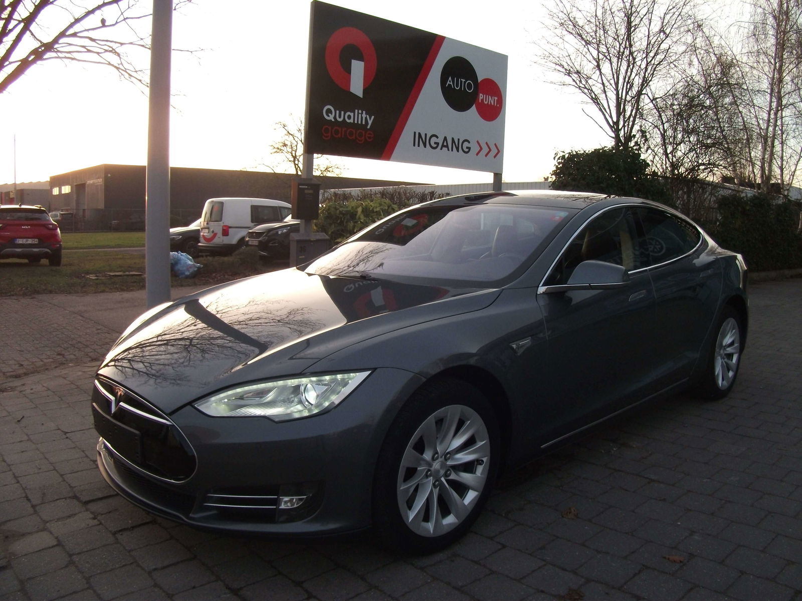 Tesla Model S 85 kWh Performance * FREE SUPERCHARGING * PANODAK!