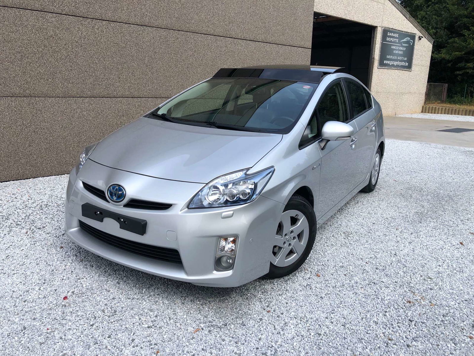 Toyota Prius Hybrid SOLAR Premium FULL OPTIONS