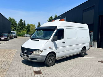 Mercedes Sprinter 313 CDI Attache remorque gyrophares