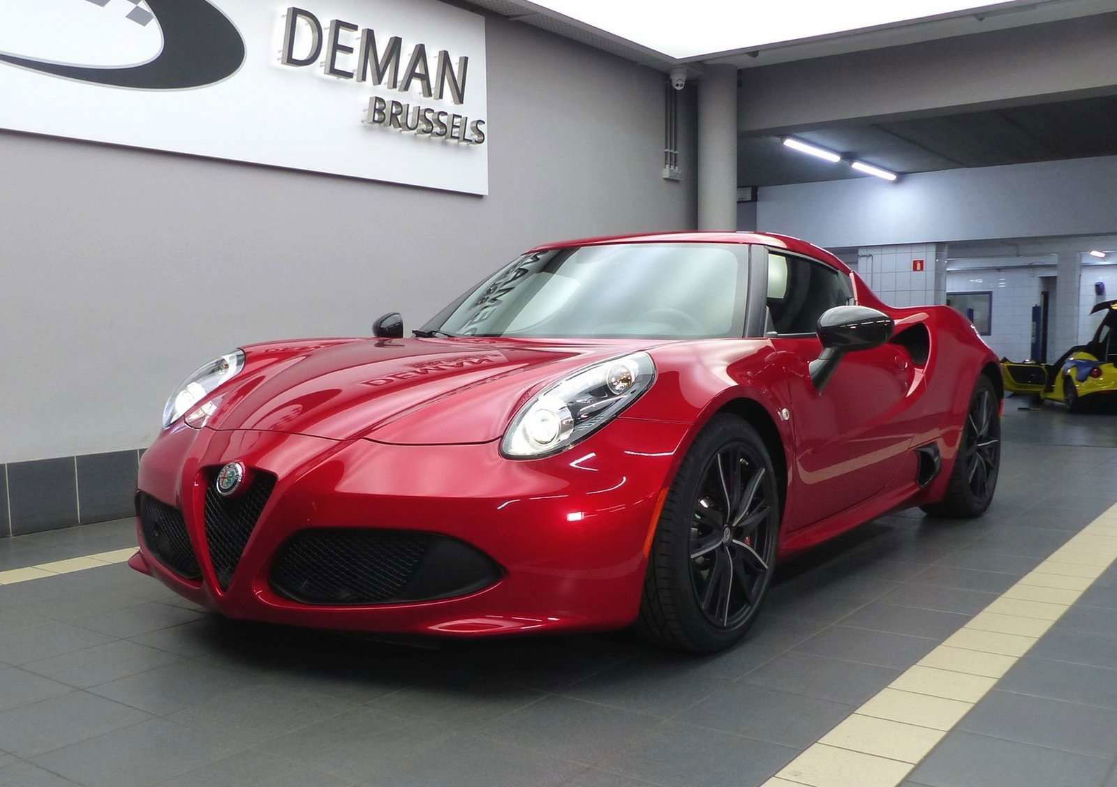 Alfa Romeo 4C Rosso Competizione * 2.086 km ! * 1st owner