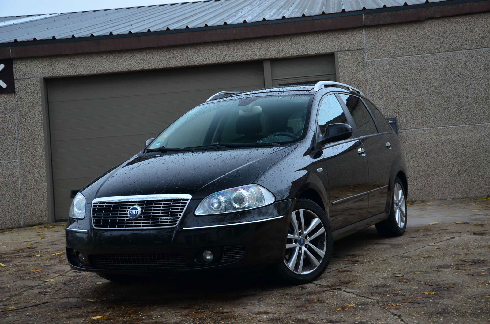 Fiat Croma 2.4 AUT / LEATHER / SUNROOF / XENON / NAVI / FULL