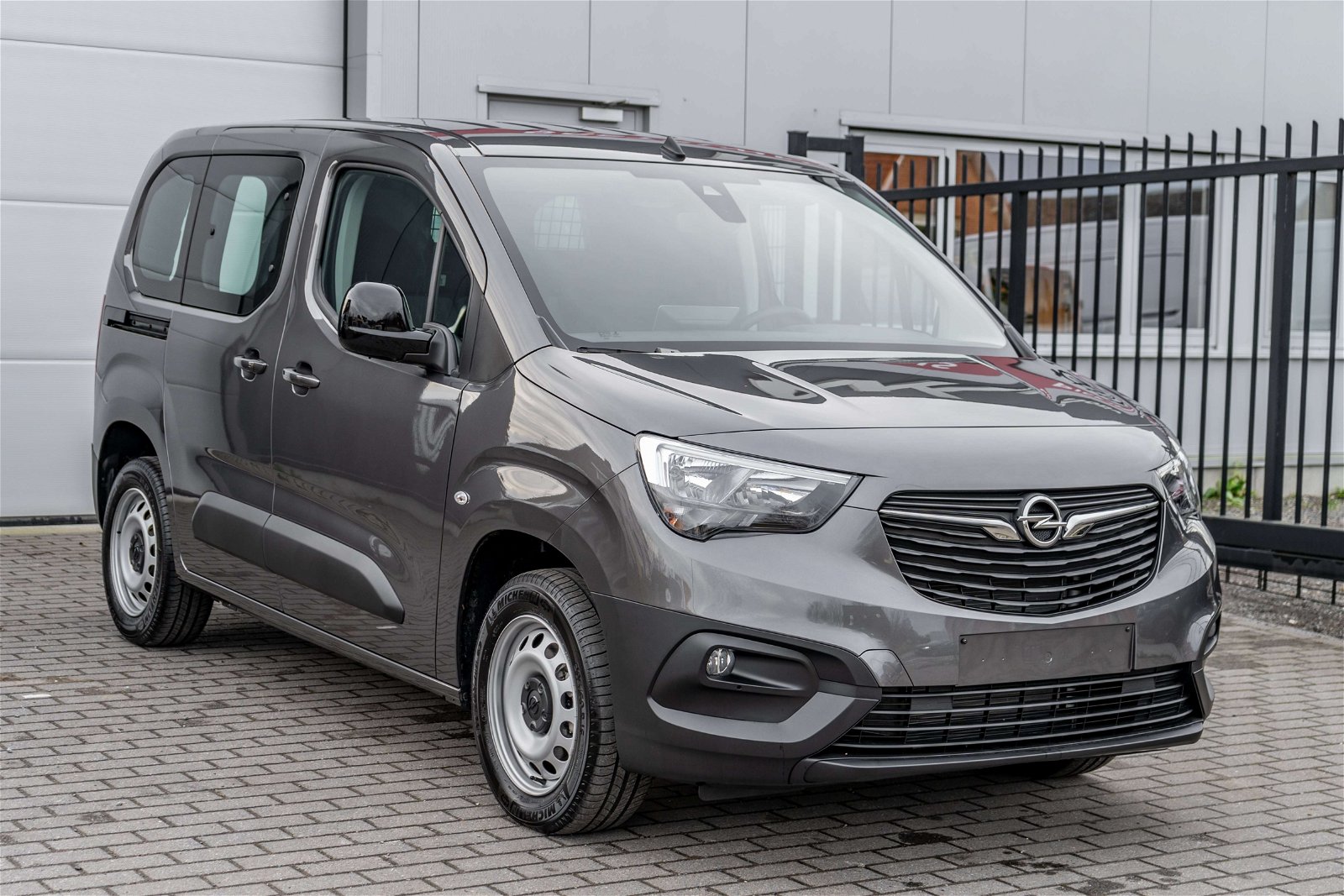 Prix Opel Combo Life neuve dès 26626 euros