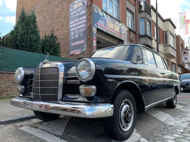 Mercedes 200 Ancêtre