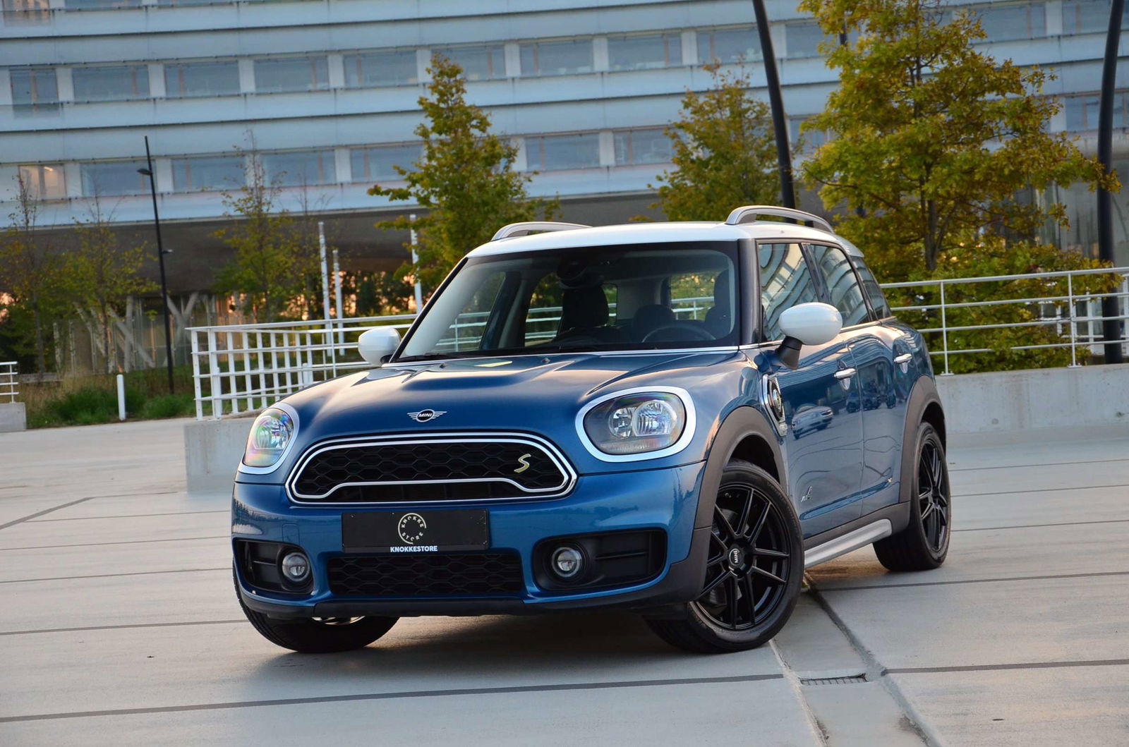 MINI Cooper SE Countryman ALL4 / REAL HYBRID / NAVI / CARPLAY / ELEK TRUNK