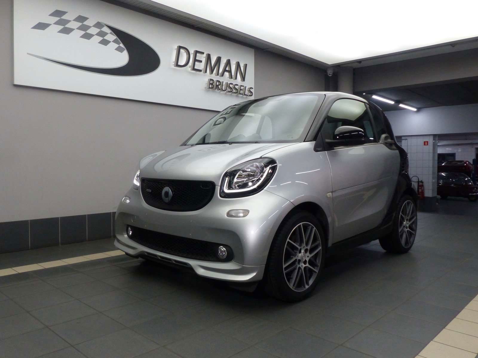 Smart brabus Xclusive * ForTwo * argent * palettes * cuir * JBL
