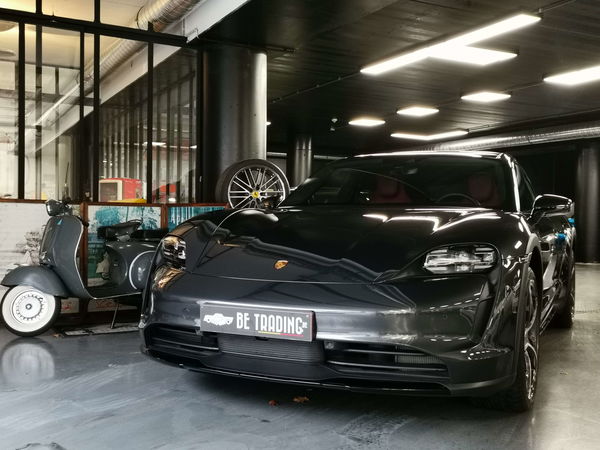 Porsche Taycan 93.4 kWh 4 Cross Turismo