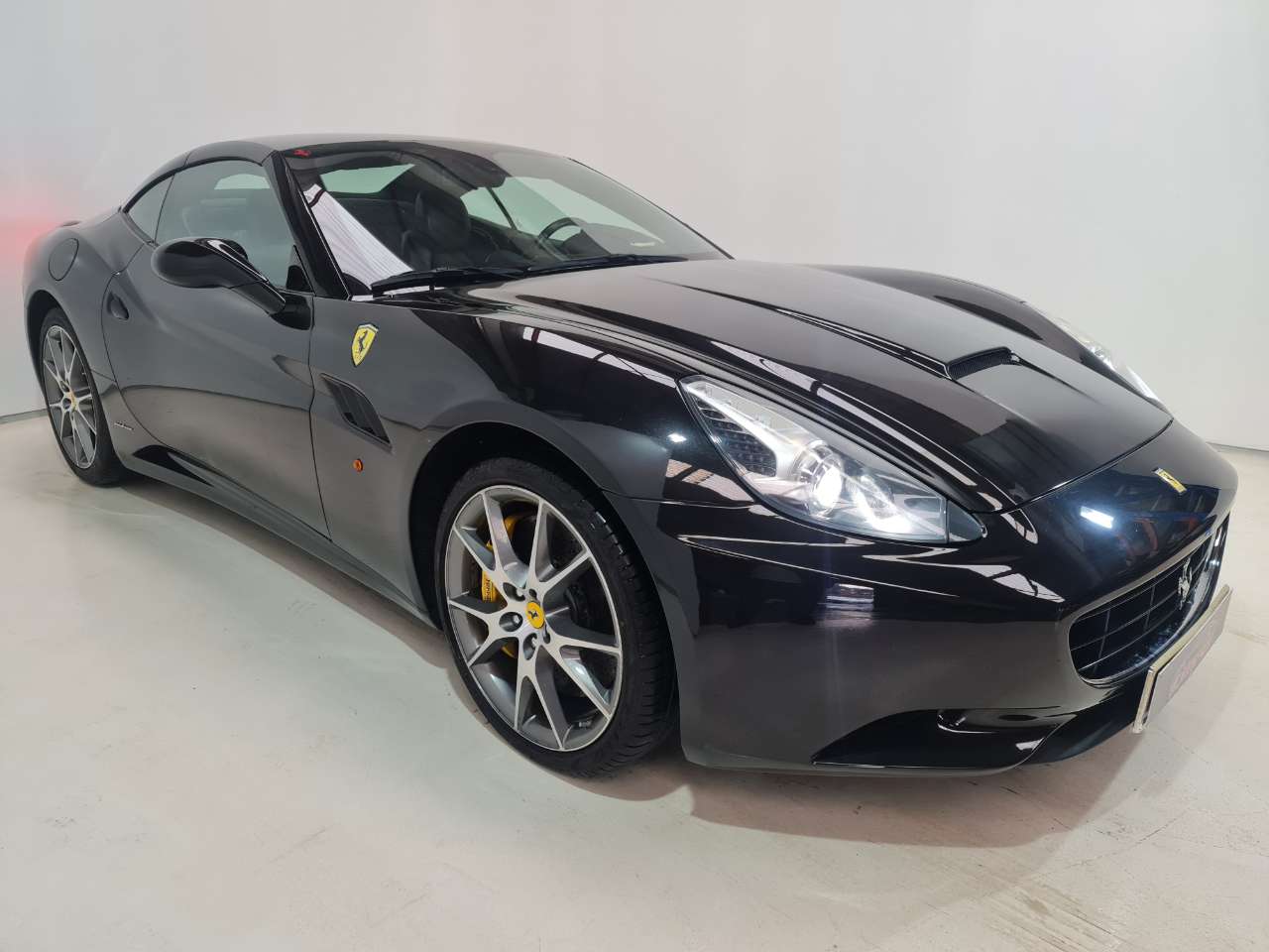 Ferrari California 4.3i V8**GARANTIE 12 MOIS*ETAT NEUF*CARNET COMPLET