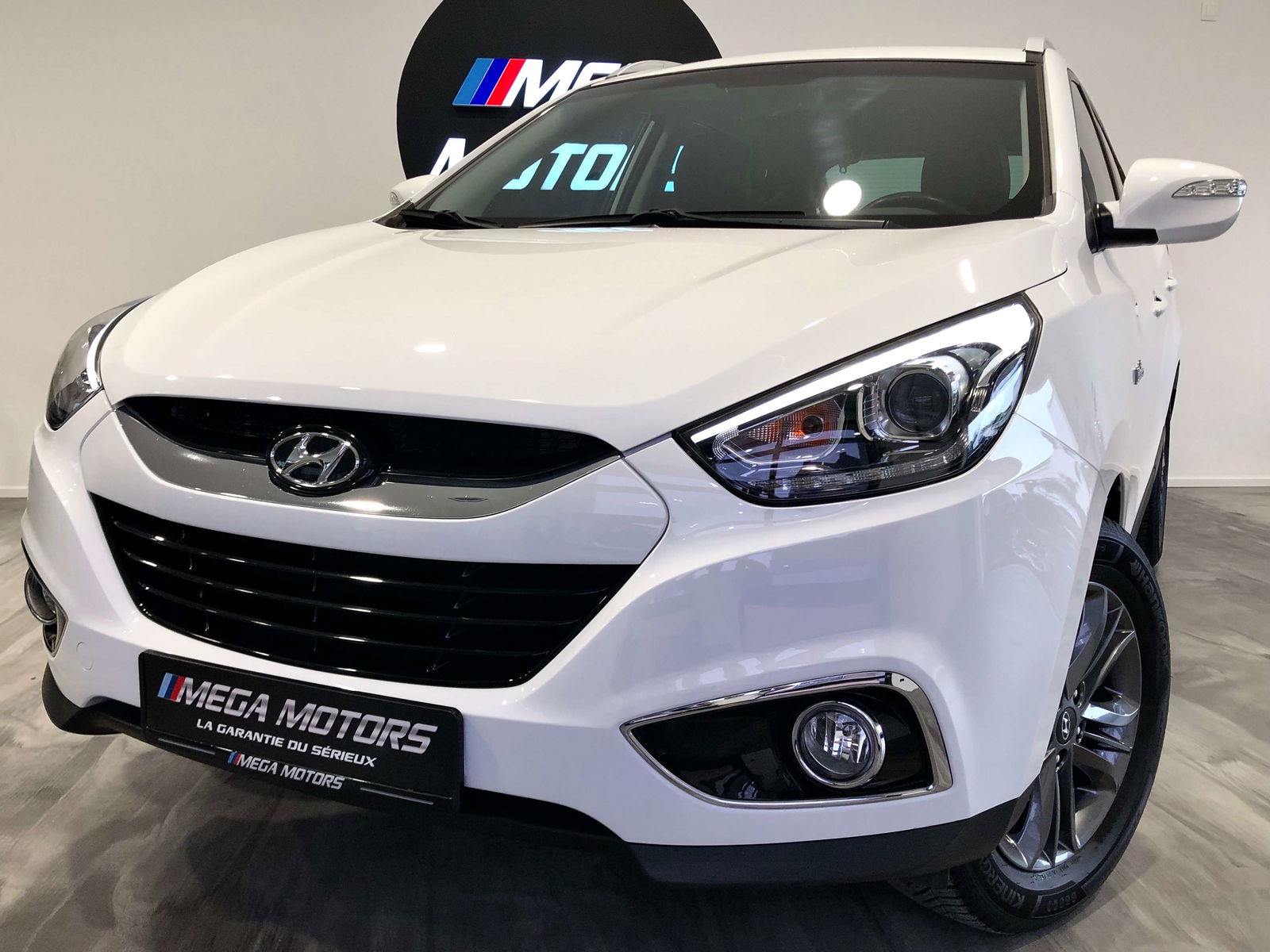 Hyundai iX35 1.6i 135CV 2WD 1ER MAIN CARNET CUIR NAVI CAMERA ++