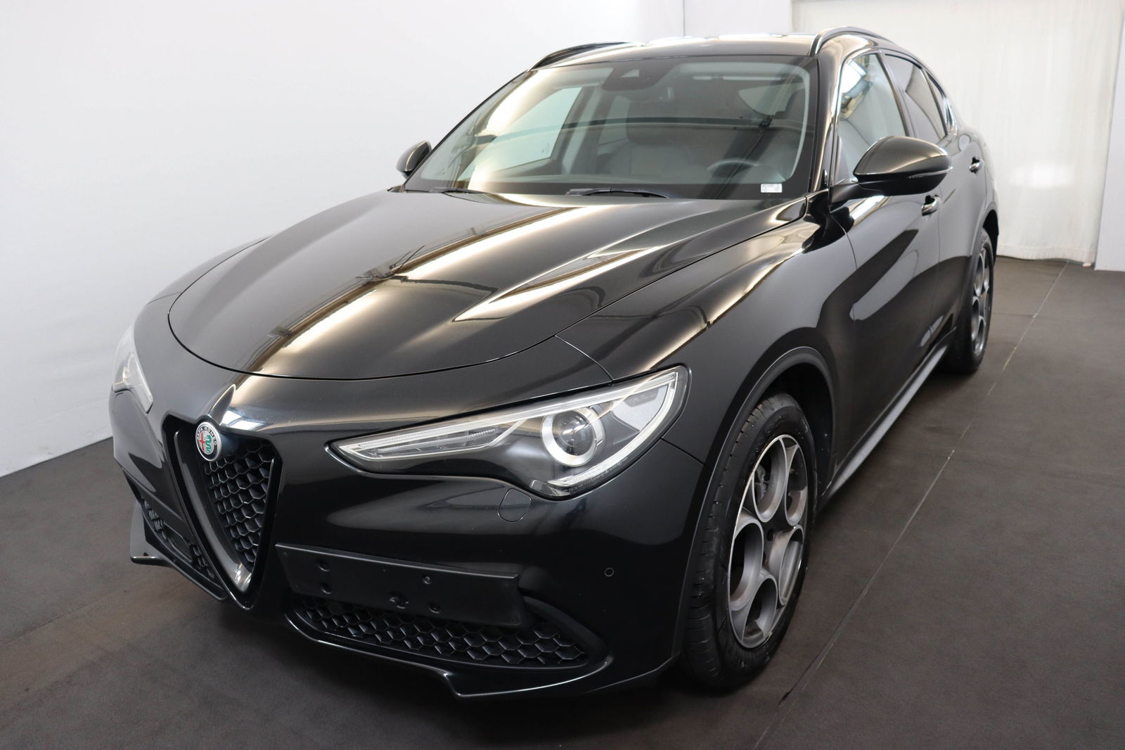 Alfa Romeo Stelvio b-tech 160 AT